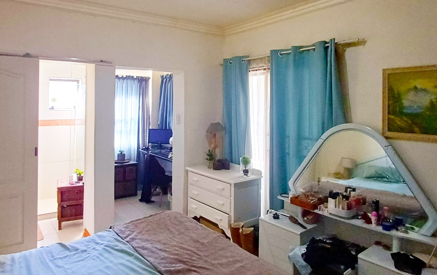 7 Bedroom Property for Sale in Kleinmond Western Cape